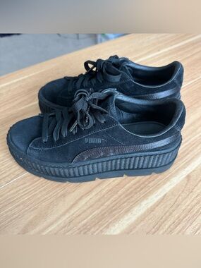 Fenty Puma Black Velvet Creeper Sneakers Size 7.5
